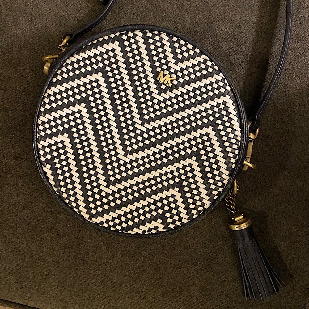 MICHAEL KORS Round Woven Crossbody Bag